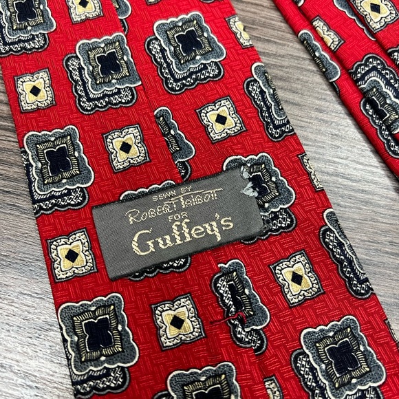 Robert Talbott Red w/ Grey Medallion Pattern Silk Tie - Picture 3 of 4